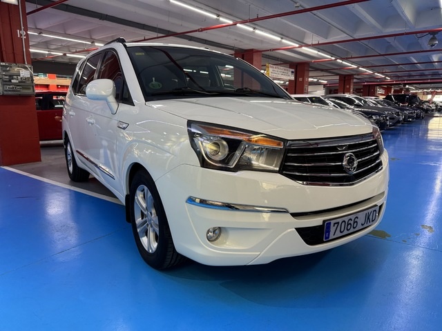 SsangyongRodius D22T Limited Auto 131 kW (178 CV) Vehículo usado en Barcelona - 4 SsangyongRodius D22T Limited Auto 131 kW (178 CV) Vehículo usado en Barcelona - 4