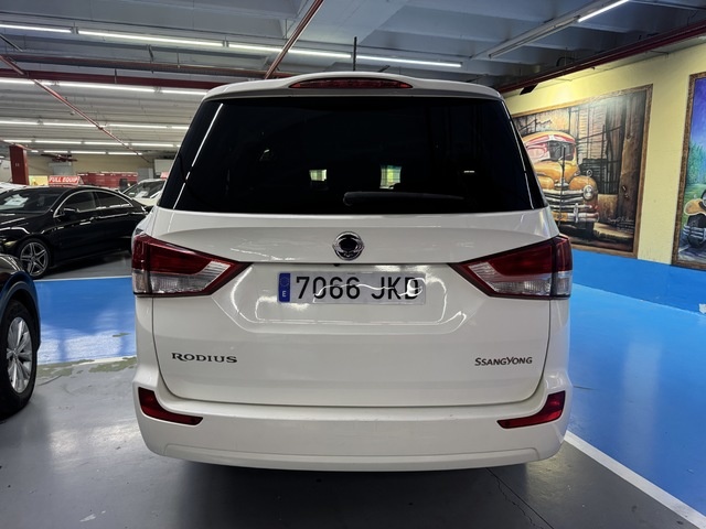 SsangyongRodius D22T Limited Auto 131 kW (178 CV) Vehículo usado en Barcelona - 12