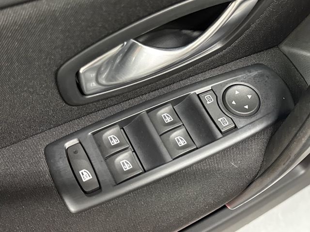 RenaultLaguna 2.0 16v Dynamique 103 kW (140 CV) Vehículo usado en Barcelona - 14
