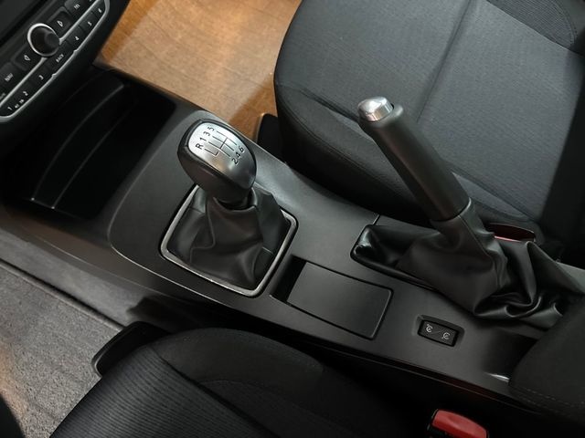 RenaultLaguna 2.0 16v Dynamique 103 kW (140 CV) Vehículo usado en Barcelona - 16
