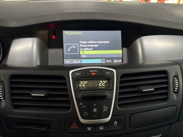 RenaultLaguna 2.0 16v Dynamique 103 kW (140 CV) Vehículo usado en Barcelona - 19