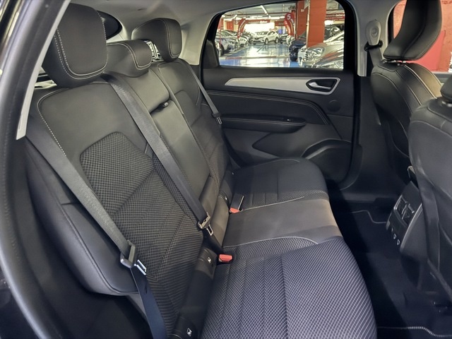 RenaultArkana Zen TCe 103 kW (140 CV) EDC Microhíbrido Vehículo usado en Barcelona - 10