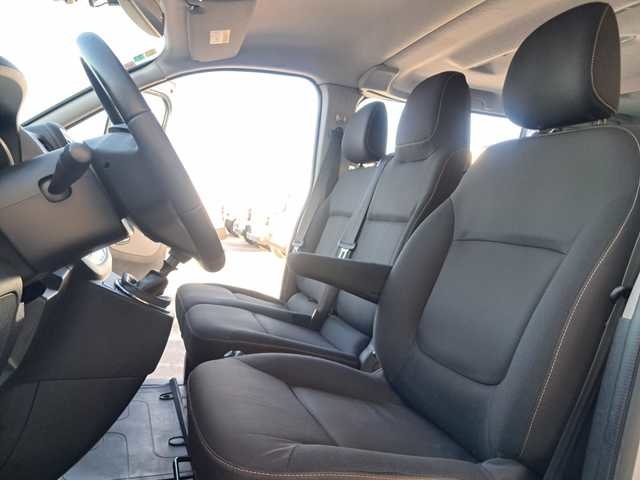 RenaultTrafic dCi 125 Passenger Combi TT Largo Energy Ed. 92 kW (125 CV) Vehículo usado en Barcelona - 9