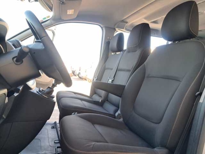 RenaultTrafic dCi 125 Passenger Combi TT Largo Energy Ed. 92 kW (125 CV) Vehículo usado en Barcelona - 9 RenaultTrafic dCi 125 Passenger Combi TT Largo Energy Ed. 92 kW (125 CV) Vehículo usado en Barcelona - 9