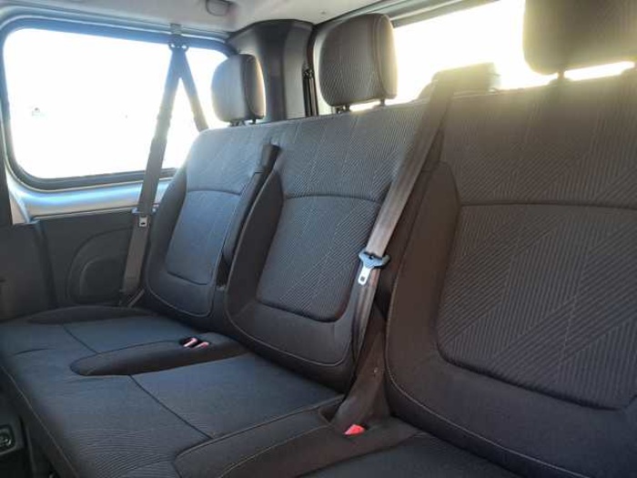 RenaultTrafic dCi 125 Passenger Combi TT Largo Energy Ed. 92 kW (125 CV) Vehículo usado en Barcelona - 16 RenaultTrafic dCi 125 Passenger Combi TT Largo Energy Ed. 92 kW (125 CV) Vehículo usado en Barcelona - 16