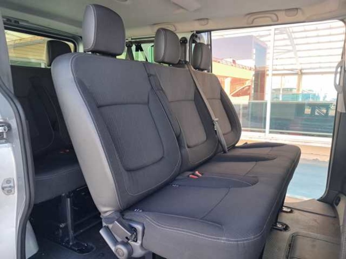 RenaultTrafic dCi 125 Passenger Combi TT Largo Energy Ed. 92 kW (125 CV) Vehículo usado en Barcelona - 17 RenaultTrafic dCi 125 Passenger Combi TT Largo Energy Ed. 92 kW (125 CV) Vehículo usado en Barcelona - 17