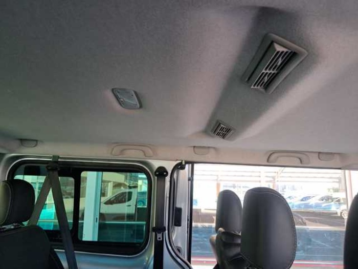 RenaultTrafic dCi 125 Passenger Combi TT Largo Energy Ed. 92 kW (125 CV) Vehículo usado en Barcelona - 21 RenaultTrafic dCi 125 Passenger Combi TT Largo Energy Ed. 92 kW (125 CV) Vehículo usado en Barcelona - 21