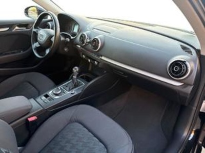 Audi A3 Sportback Advanced 1.6 TDI clean diesel 81 kW (110 CV) Audi A3 Sportback Advanced 1.6 TDI clean diesel 81 kW (110 CV)
