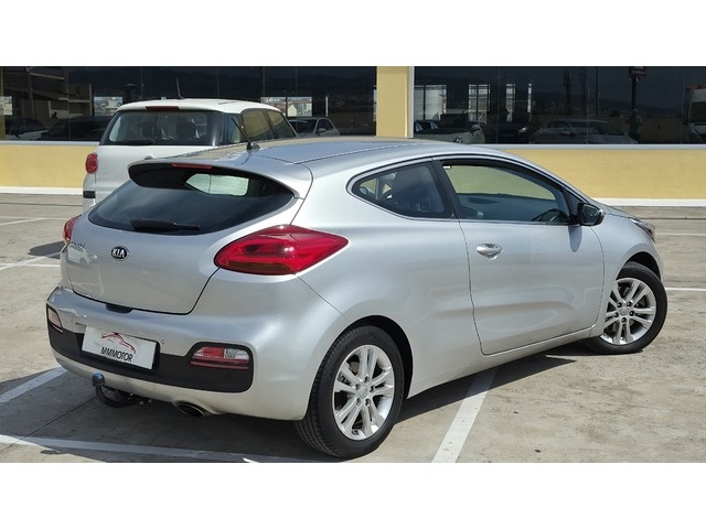 KiaProCeed 1.6 GDI Drive 99 kW (135 CV) Vehículo usado en Barcelona - 9