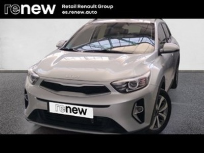 Kia Stonic 1.0 T-GDi MHEV MT Concept 74 kW (100 CV) Gris Plata segunda mano en Madrid Kia Stonic 1.0 T-GDi MHEV MT Concept 74 kW (100 CV) Gris Plata segunda mano en Madrid