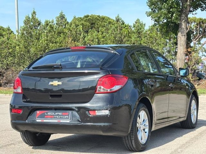 ChevroletCruze 1.6 LT+ Clima 91 kW (124 CV) Vehículo usado en Barcelona - 4 ChevroletCruze 1.6 LT+ Clima 91 kW (124 CV) Vehículo usado en Barcelona - 4