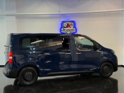 Toyota Proace Verso 1.5D SHUTTLE L1 88 kW (120 CV) Toyota Proace Verso 1.5D SHUTTLE L1 88 kW (120 CV)
