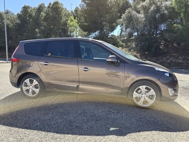 RenaultGrand Scenic Dynamique dCi 96 kW (130 CV) Vehículo usado en Barcelona - 2