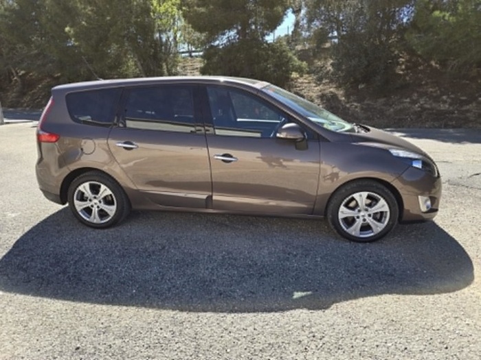 RenaultGrand Scenic Dynamique dCi 96 kW (130 CV) Vehículo usado en Barcelona - 6 RenaultGrand Scenic Dynamique dCi 96 kW (130 CV) Vehículo usado en Barcelona - 6