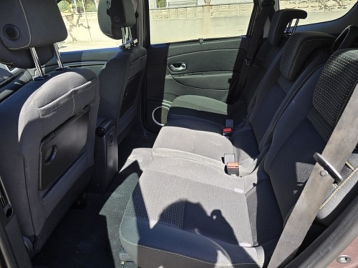RenaultGrand Scenic Dynamique dCi 96 kW (130 CV) Vehículo usado en Barcelona - 13 RenaultGrand Scenic Dynamique dCi 96 kW (130 CV) Vehículo usado en Barcelona - 13