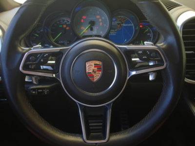 Porsche Cayenne S E-hybrid 306 kW (416 CV) Porsche Cayenne S E-hybrid 306 kW (416 CV)