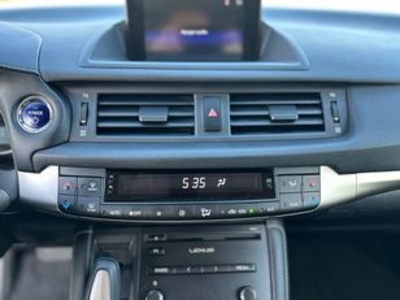 Lexus CT 200h Sport Edition 100 kW (136 CV) Lexus CT 200h Sport Edition 100 kW (136 CV)