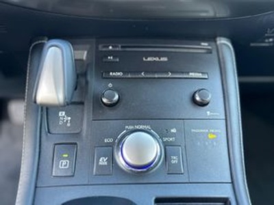 Lexus CT 200h Sport Edition 100 kW (136 CV) Lexus CT 200h Sport Edition 100 kW (136 CV)