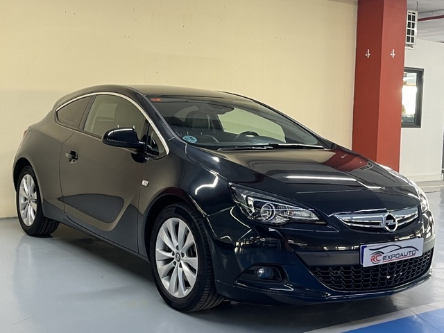 OpelAstra 1.4 Turbo GTC S&S Sportive 103 kW (140 CV) Vehículo usado en Barcelona - 3 OpelAstra 1.4 Turbo GTC S&S Sportive 103 kW (140 CV) Vehículo usado en Barcelona - 3