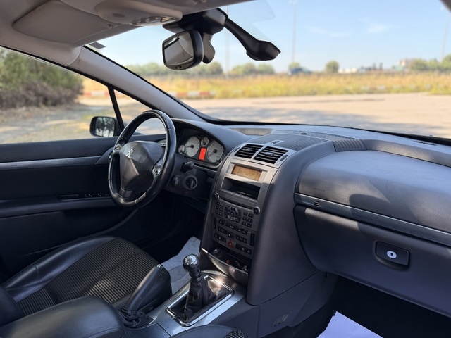 Peugeot407 2.2 ST Sport 120kW (163CV) Vehículo usado en Barcelona - 16