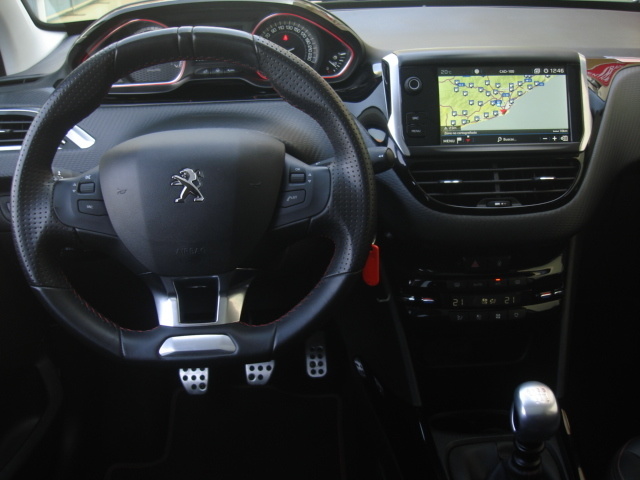 Peugeot2008 BlueHDi 120 GT Line EAT6 88 KW (120 CV) Vehículo usado en Barcelona - 14 Peugeot2008 BlueHDi 120 GT Line EAT6 88 KW (120 CV) Vehículo usado en Barcelona - 14