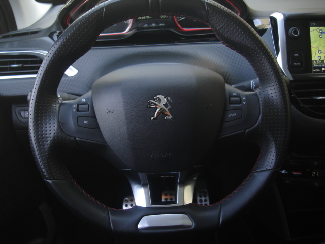 Peugeot2008 BlueHDi 120 GT Line EAT6 88 KW (120 CV) Vehículo usado en Barcelona - 15