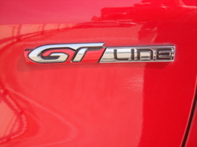 Peugeot 2008 BlueHDi 120 GT Line EAT6 88 KW (120 CV) Peugeot 2008 BlueHDi 120 GT Line EAT6 88 KW (120 CV)