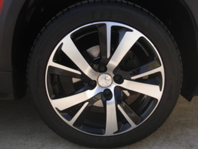 Peugeot 2008 BlueHDi 120 GT Line EAT6 88 KW (120 CV) Peugeot 2008 BlueHDi 120 GT Line EAT6 88 KW (120 CV)