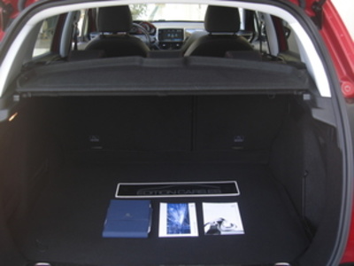 Peugeot 2008 BlueHDi 120 GT Line EAT6 88 KW (120 CV) Peugeot 2008 BlueHDi 120 GT Line EAT6 88 KW (120 CV)