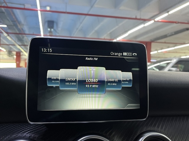 Mercedes-BenzClase A 180 d AMG Line 80 kW (109 CV) Vehículo usado en Barcelona - 23