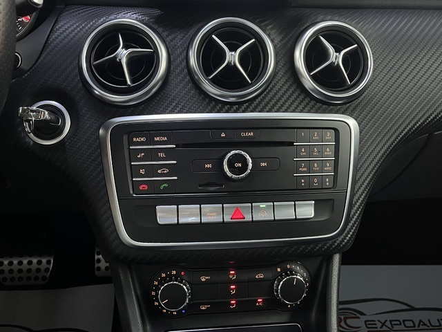 Mercedes-BenzClase A 180 d AMG Line 80 kW (109 CV) Vehículo usado en Barcelona - 25