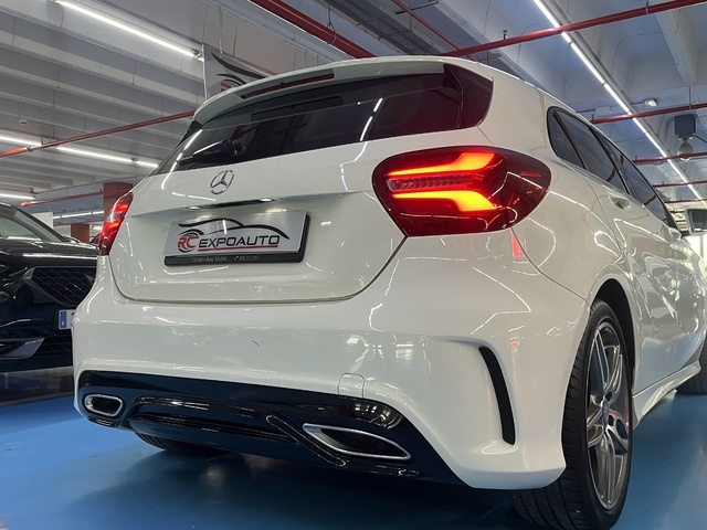 Mercedes-BenzClase A 180 d AMG Line 80 kW (109 CV) Vehículo usado en Barcelona - 29