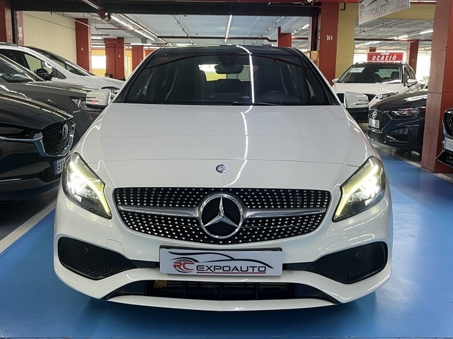 Mercedes-BenzClase A 180 d AMG Line 80 kW (109 CV) Vehículo usado en Barcelona - 31