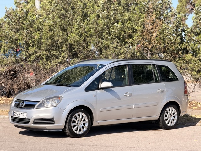 OpelZafira 1.6 16v Essentia 77 kW (105 CV) Vehículo usado en Barcelona - 2 OpelZafira 1.6 16v Essentia 77 kW (105 CV) Vehículo usado en Barcelona - 2
