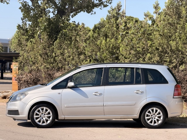 OpelZafira 1.6 16v Essentia 77 kW (105 CV) Vehículo usado en Barcelona - 3