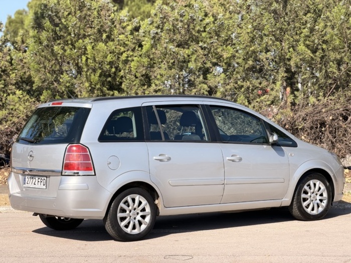 OpelZafira 1.6 16v Essentia 77 kW (105 CV) Vehículo usado en Barcelona - 8 OpelZafira 1.6 16v Essentia 77 kW (105 CV) Vehículo usado en Barcelona - 8
