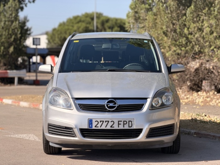 OpelZafira 1.6 16v Essentia 77 kW (105 CV) Vehículo usado en Barcelona - 11 OpelZafira 1.6 16v Essentia 77 kW (105 CV) Vehículo usado en Barcelona - 11
