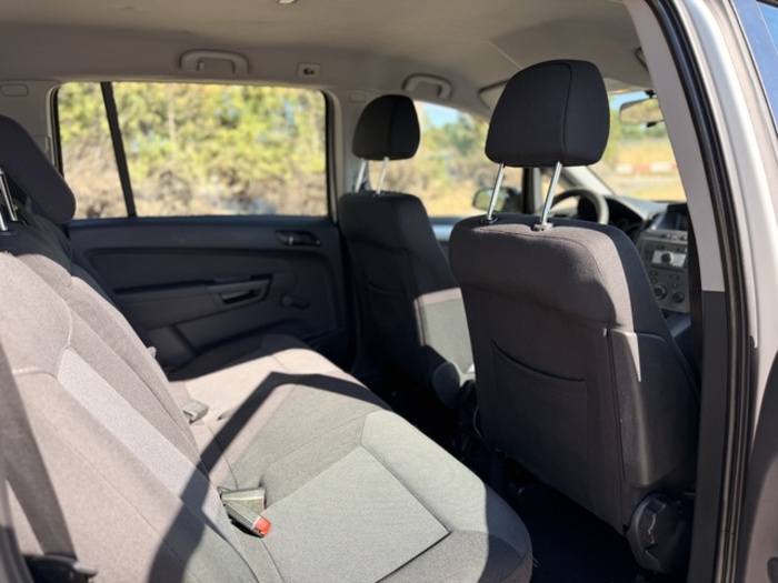 OpelZafira 1.6 16v Essentia 77 kW (105 CV) Vehículo usado en Barcelona - 14 OpelZafira 1.6 16v Essentia 77 kW (105 CV) Vehículo usado en Barcelona - 14