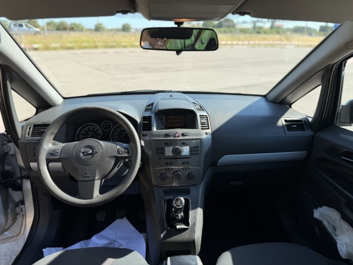 OpelZafira 1.6 16v Essentia 77 kW (105 CV) Vehículo usado en Barcelona - 23 OpelZafira 1.6 16v Essentia 77 kW (105 CV) Vehículo usado en Barcelona - 23
