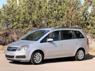 Opel Zafira 1.6 16v Essentia 77 kW (105 CV) Opel Zafira 1.6 16v Essentia 77 kW (105 CV)