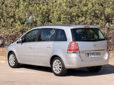 Opel Zafira 1.6 16v Essentia 77 kW (105 CV) Opel Zafira 1.6 16v Essentia 77 kW (105 CV)