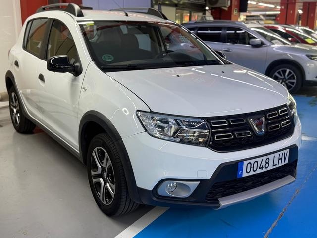 DaciaSandero Serie Limitada Aniversario TCE 74 kW (100 CV) Vehículo usado en Barcelona - 3 DaciaSandero Serie Limitada Aniversario TCE 74 kW (100 CV) Vehículo usado en Barcelona - 3