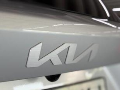 Kia Sorento 1.6 T-GDi PHEV Emotion 4x4 195 kW (265 CV) Kia Sorento 1.6 T-GDi PHEV Emotion 4x4 195 kW (265 CV)