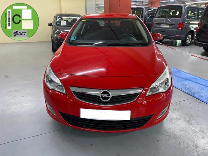 OpelAstra 1.4 Essentia 74 kW (100 CV) Vehículo usado en Barcelona - 2 OpelAstra 1.4 Essentia 74 kW (100 CV) Vehículo usado en Barcelona - 2
