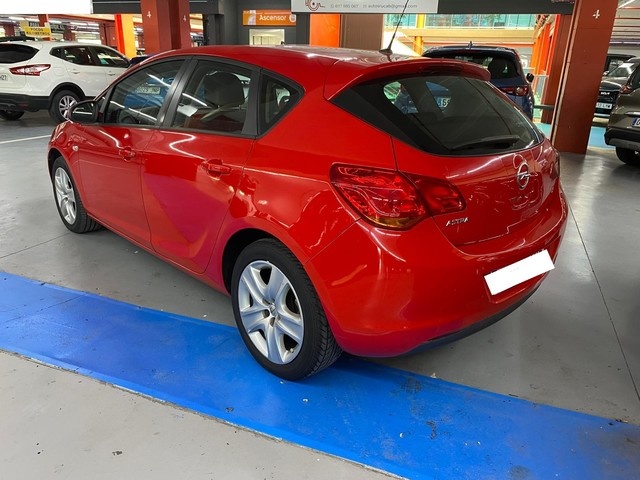 OpelAstra 1.4 Essentia 74 kW (100 CV) Vehículo usado en Barcelona - 5 OpelAstra 1.4 Essentia 74 kW (100 CV) Vehículo usado en Barcelona - 5