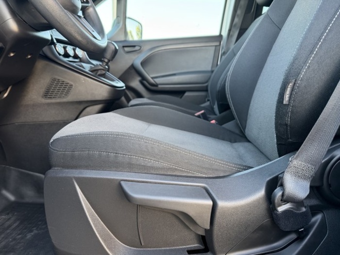 Mercedes-BenzCitan Combi 110 CDI Tourer Base Largo 70 kW (95 CV) Vehículo usado en Barcelona - 6 Mercedes-BenzCitan Combi 110 CDI Tourer Base Largo 70 kW (95 CV) Vehículo usado en Barcelona - 6