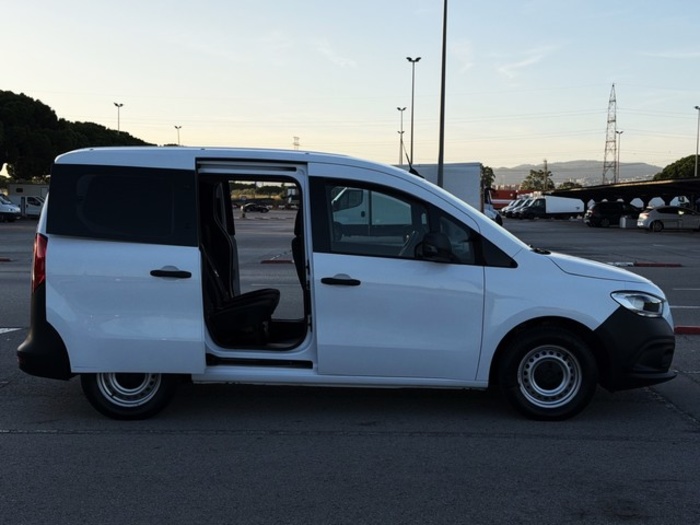 Mercedes-BenzCitan Combi 110 CDI Tourer Base Largo 70 kW (95 CV) Vehículo usado en Barcelona - 11 Mercedes-BenzCitan Combi 110 CDI Tourer Base Largo 70 kW (95 CV) Vehículo usado en Barcelona - 11