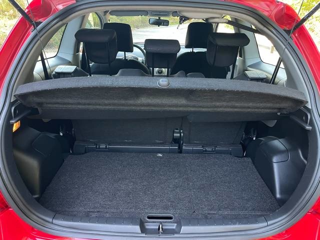 ToyotaYaris 1.3 VVT-i Luna 64 kW (87 CV) Vehículo usado en Barcelona - 10