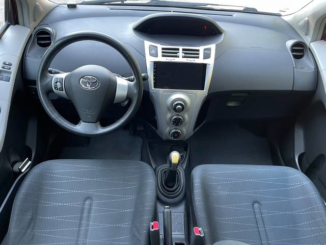 ToyotaYaris 1.3 VVT-i Luna 64 kW (87 CV) Vehículo usado en Barcelona - 13