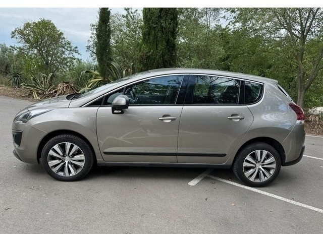 Peugeot3008 1.6 HDI Active FAP 84 kW (115 CV) Vehículo usado en Barcelona - 8